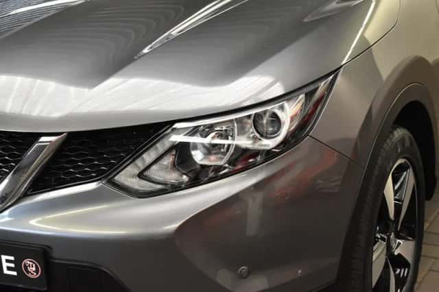 Nissan Qashqai (2017) thumbnail 4