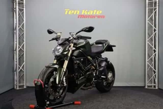 Ducati STREETFIGHTER (2013) thumbnail 6