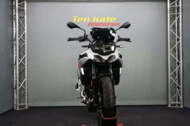 BMW F (2023) thumbnail 5