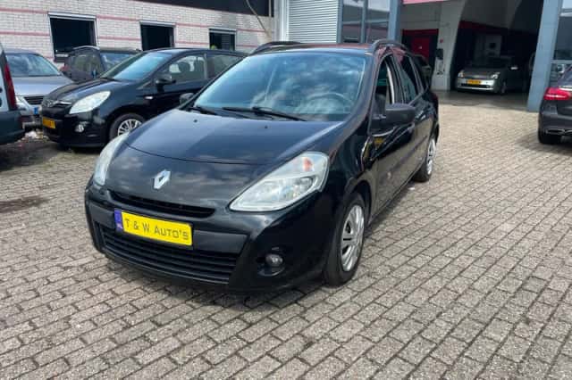 Renault Clio (2011) thumbnail 1