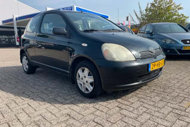 Toyota Yaris (2001) thumbnail 1