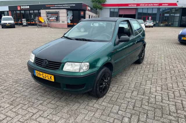 Volkswagen Polo (2000) thumbnail 1