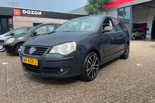 Volkswagen Polo (2006) thumbnail 1
