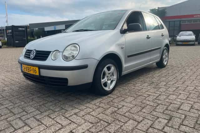 Volkswagen Polo (2003) thumbnail 1