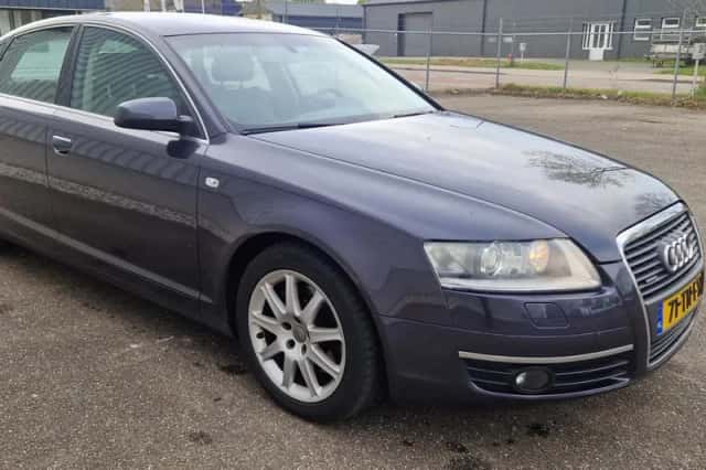 Audi A6 (2004) thumbnail 5