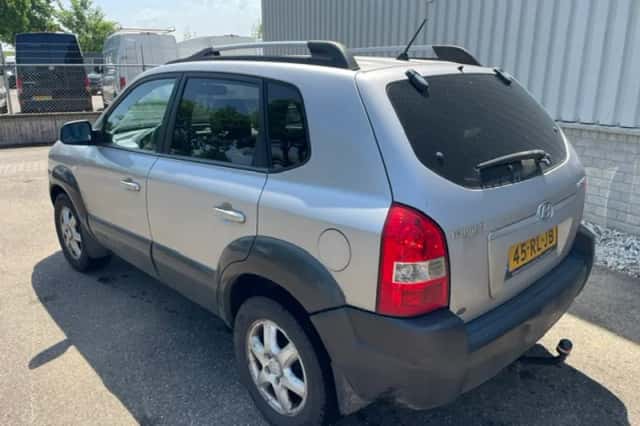 Hyundai Tucson (2005) thumbnail 2