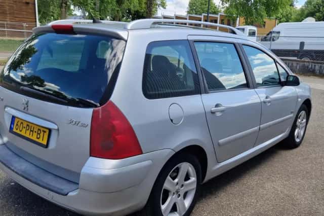 Peugeot 307 SW (2004) thumbnail 4