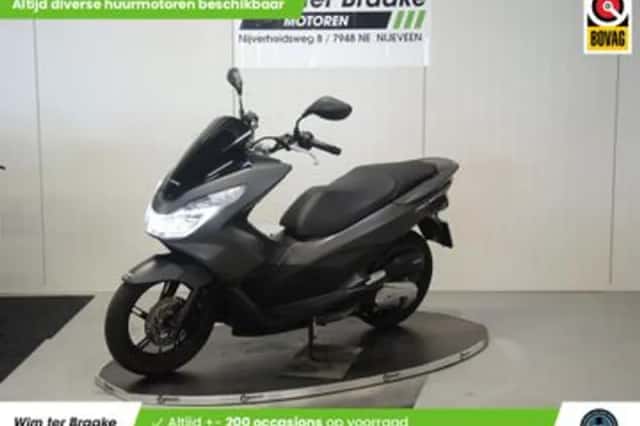 Honda PCX 150 (2015) thumbnail 1