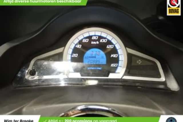 Honda PCX 150 (2015) thumbnail 2