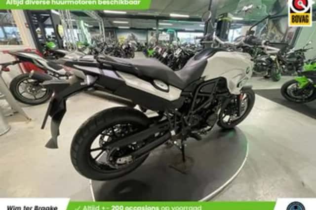 BMW F (2017) thumbnail 3