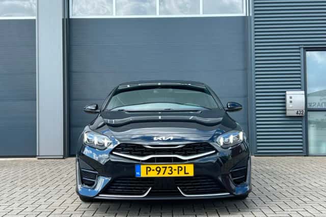 Kia Proceed (2022) thumbnail 2