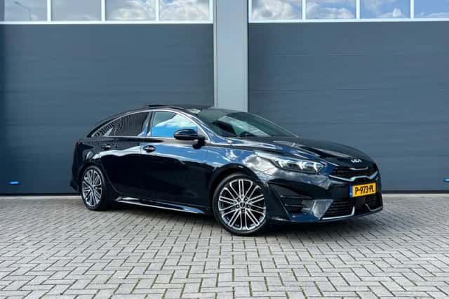 Kia Proceed (2022) thumbnail 3