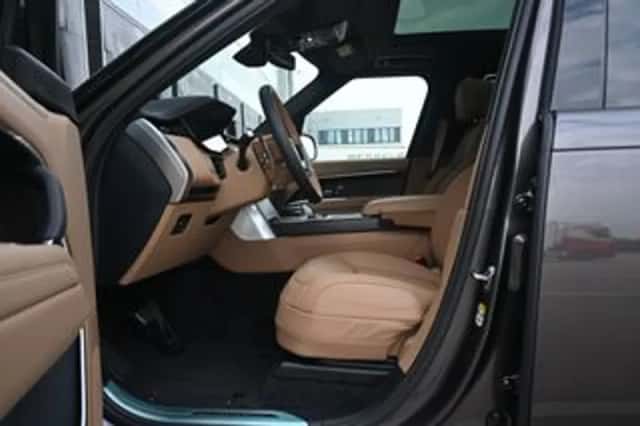 Land Rover Range Rover (2026) thumbnail 2