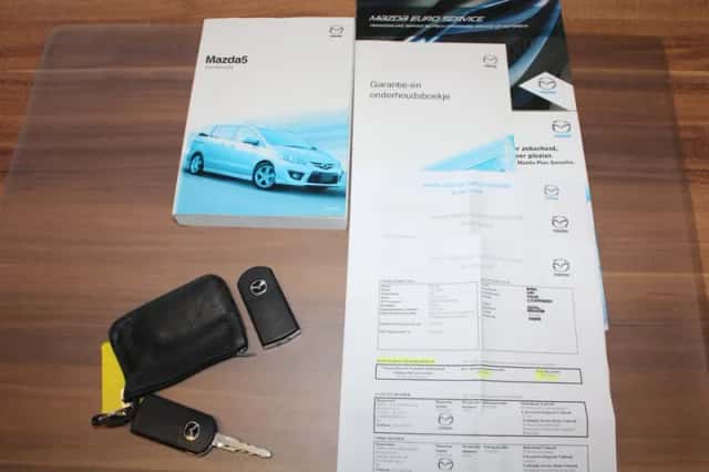 Mazda 5 (2009) thumbnail 6