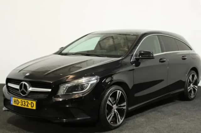 Mercedes-Benz CLA-Klasse (2015) thumbnail 1