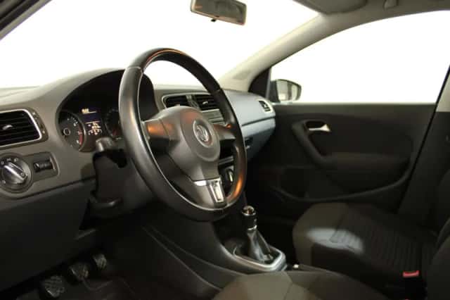Volkswagen Polo (2013) thumbnail 3