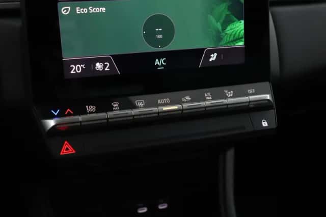 Renault Captur (2024) thumbnail 6