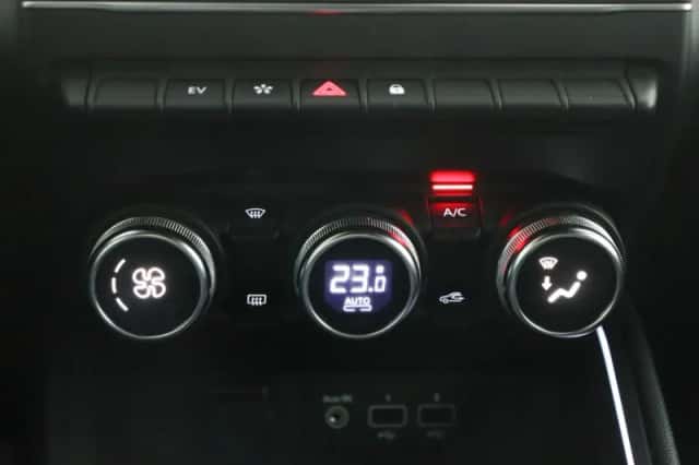 Renault Clio (2022) thumbnail 6