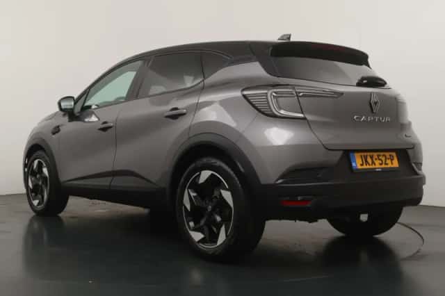 Renault Captur (2025) thumbnail 3