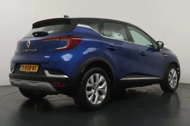 Renault Captur (2021) thumbnail 5