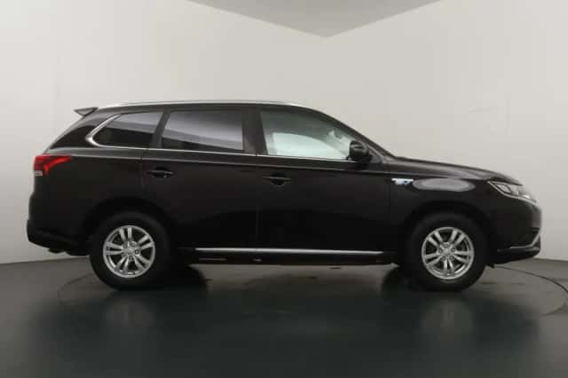 Mitsubishi Outlander (2020) thumbnail 6
