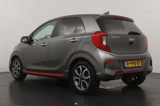 Kia Picanto (2022) thumbnail 3
