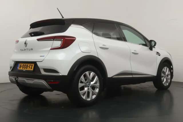 Renault Captur (2021) thumbnail 5