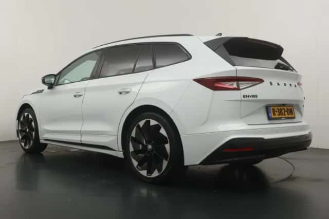 Škoda Enyaq (2022) thumbnail 3