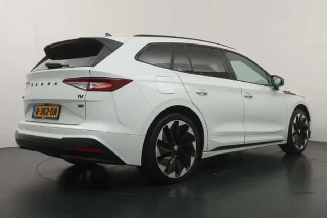Škoda Enyaq (2022) thumbnail 5