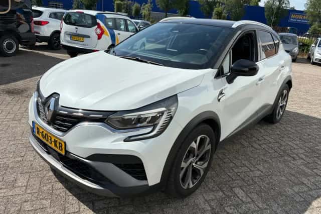 Renault Captur (2021) thumbnail 2