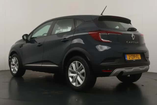 Renault Captur (2020) thumbnail 3