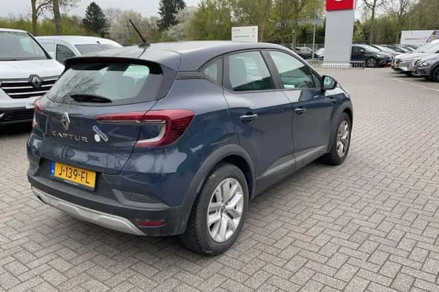 Renault Captur (2020) thumbnail 5