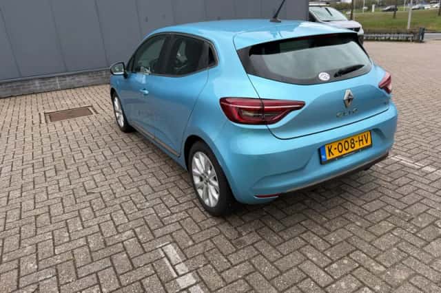 Renault Clio (2021) thumbnail 2