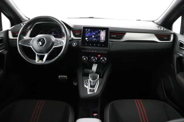 Renault Captur (2022) thumbnail 4