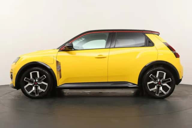 Renault 5 (2024) thumbnail 2