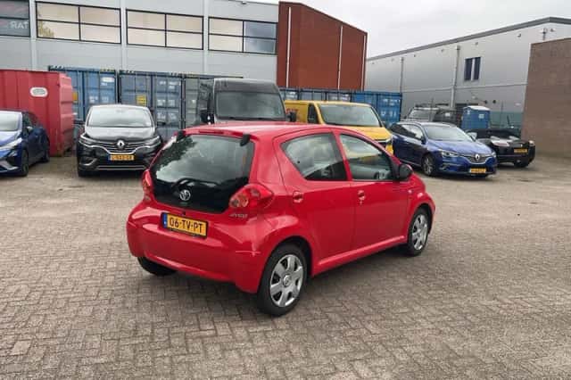 Toyota Aygo (2007) thumbnail 5