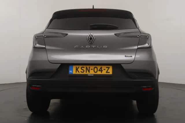 Renault Captur (2025) thumbnail 4