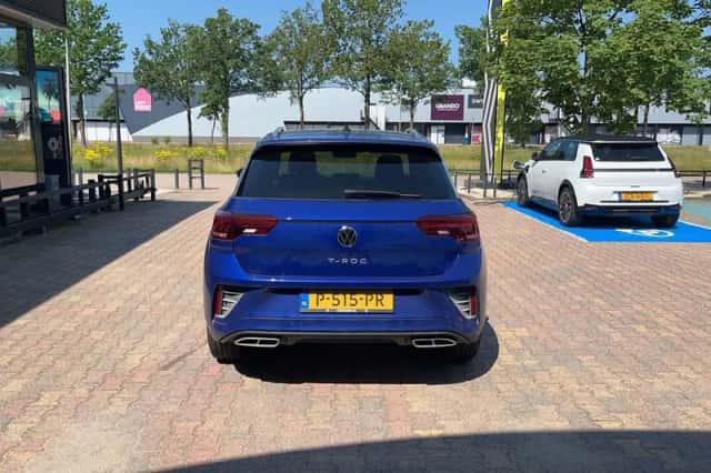 Volkswagen T-Roc (2022) thumbnail 4