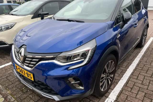 Renault Captur (2020) thumbnail 2