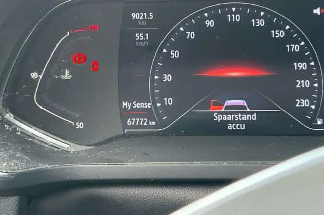 Renault Captur (2021) thumbnail 6