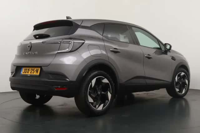 Renault Captur (2025) thumbnail 2