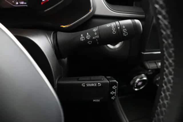 Renault Captur (2022) thumbnail 25