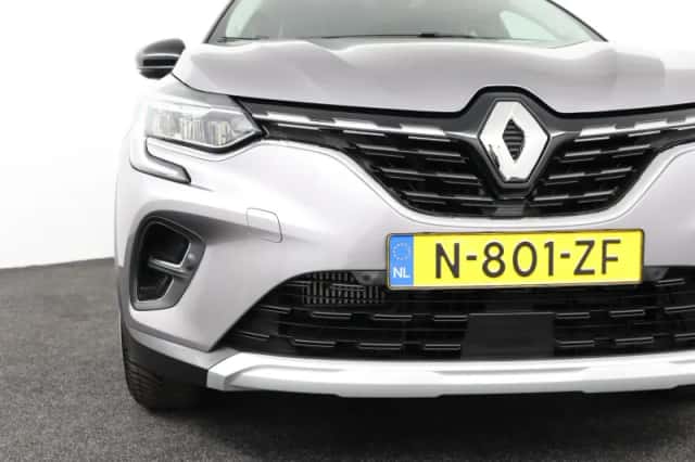Renault Captur (2022) thumbnail 34