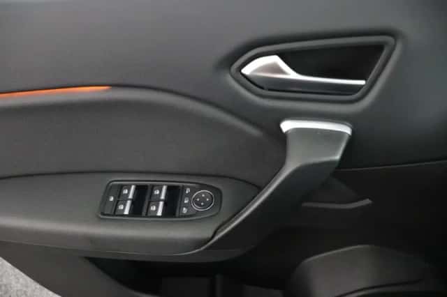 Renault Captur (2022) thumbnail 39