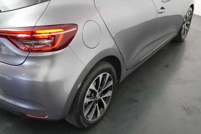 Renault Clio (2022) thumbnail 38
