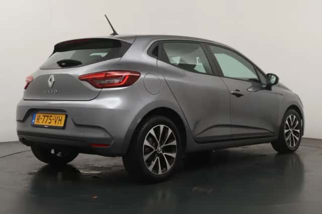 Renault Clio (2022) thumbnail 5