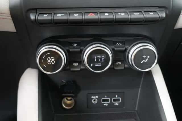 Renault Captur (2021) thumbnail 21