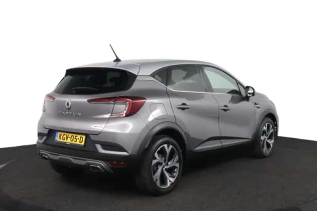 Renault Captur (2022) thumbnail 2