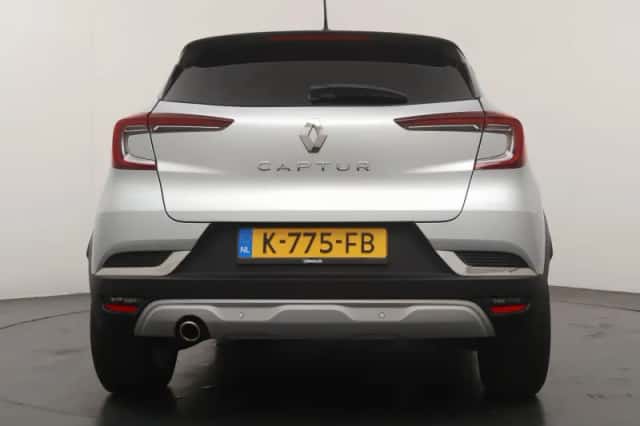 Renault Captur (2020) thumbnail 4