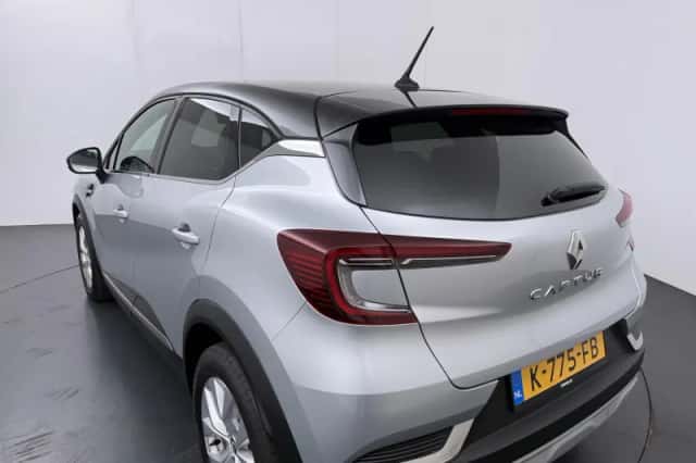 Renault Captur (2020) thumbnail 32